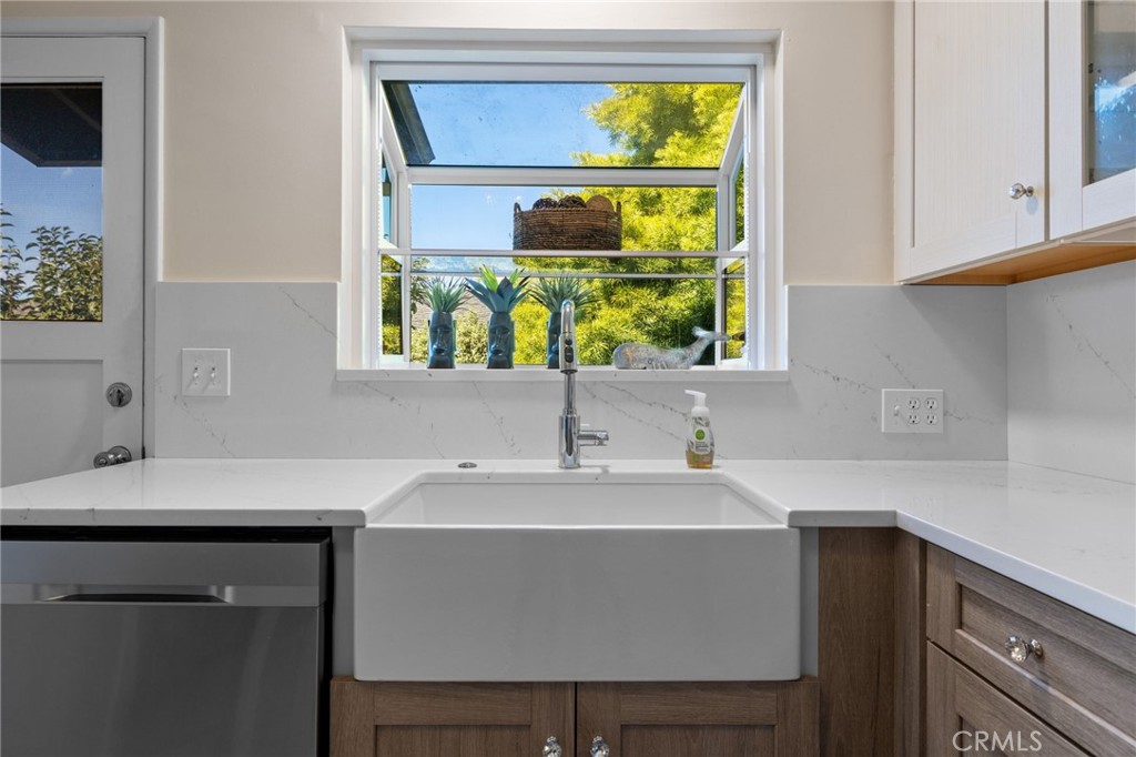 855 Olive Street Property Photo 15