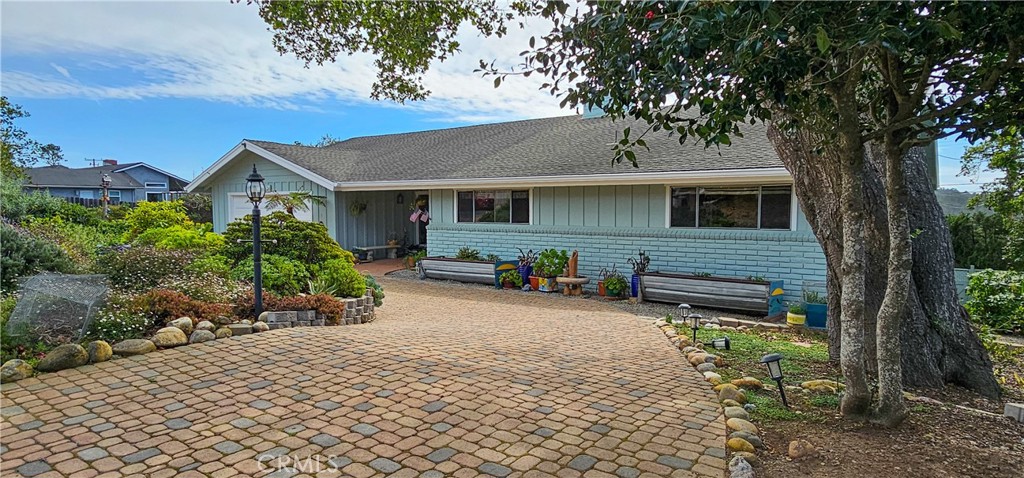 1112 Pinewood Drive Property Photo