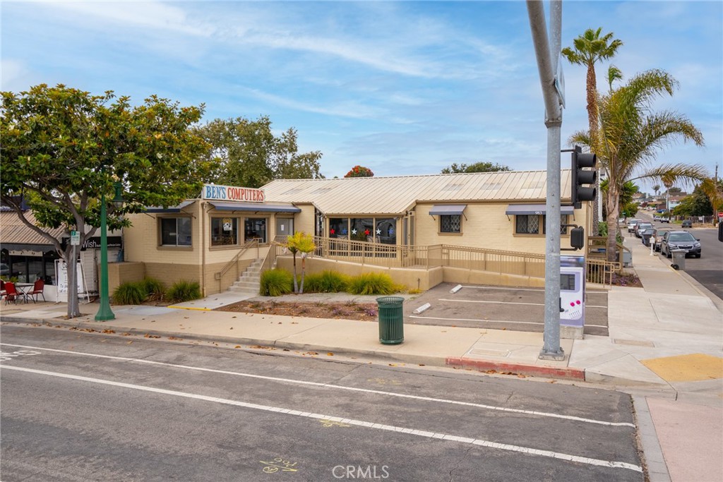 983 W Grand Avenue Property Photo 1