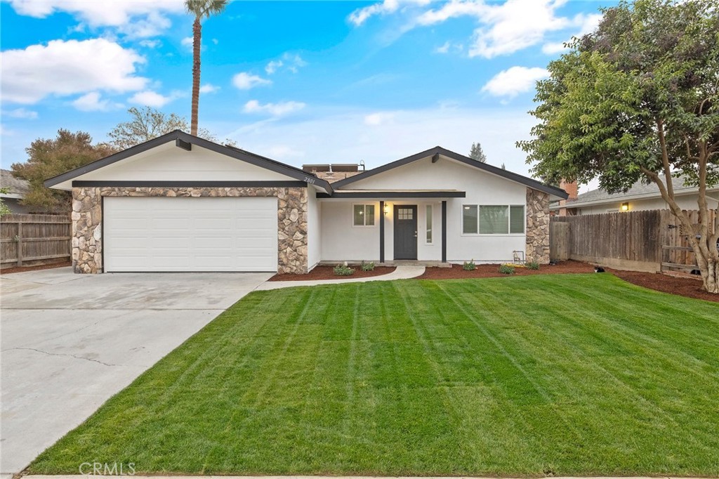 2801 W Dorothea Avenue Property Photo