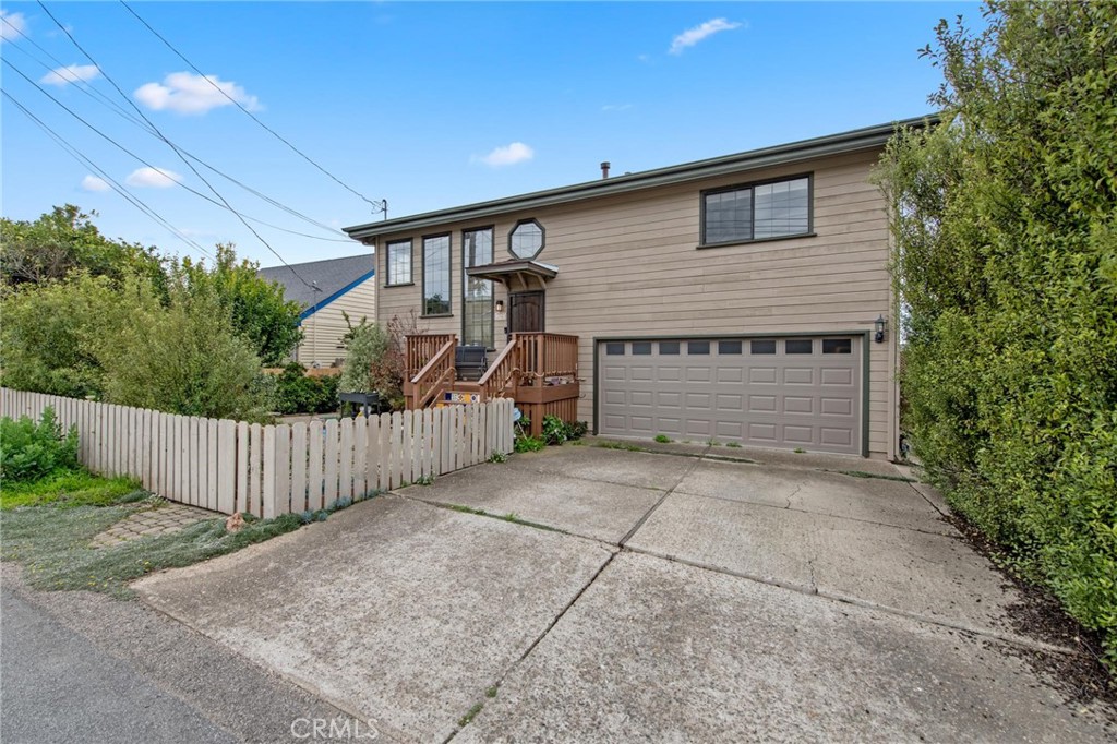 2761 Hemlock Avenue Property Photo