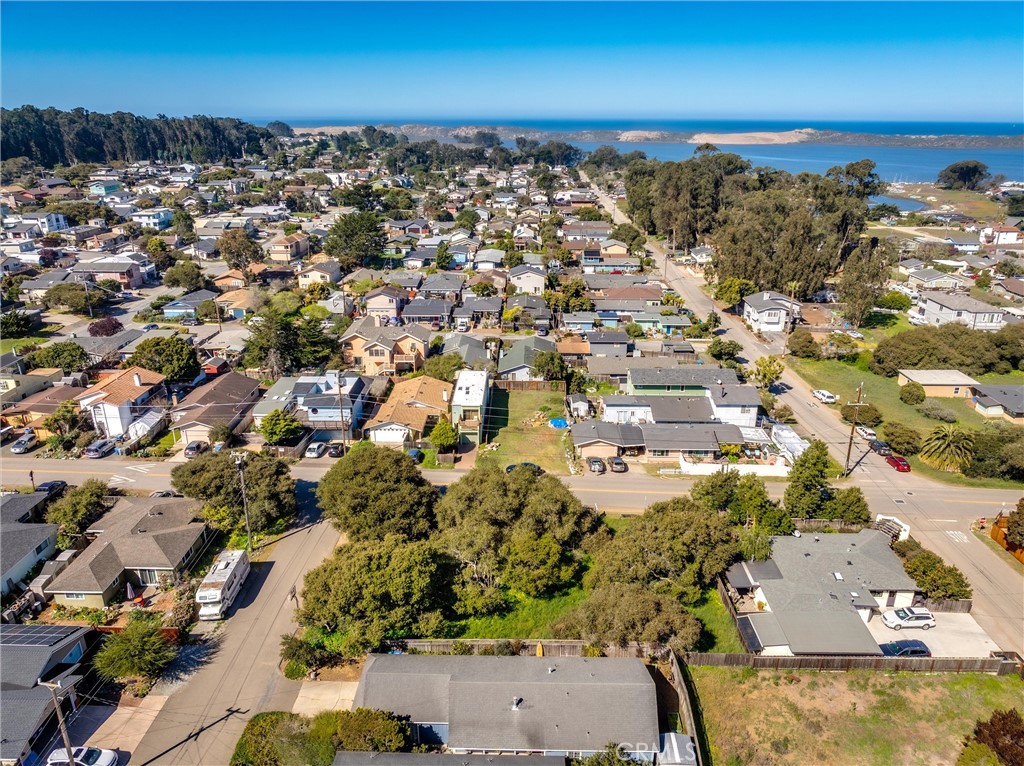 1830 Pine Avenue Property Photo 1