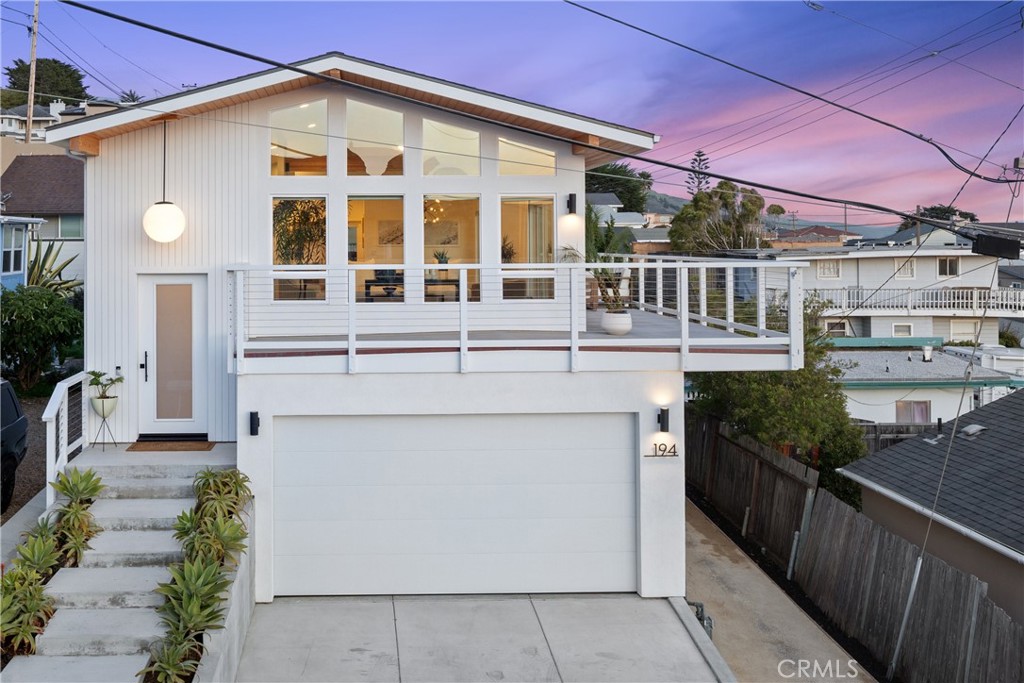 194 6th Street Property Photo 1