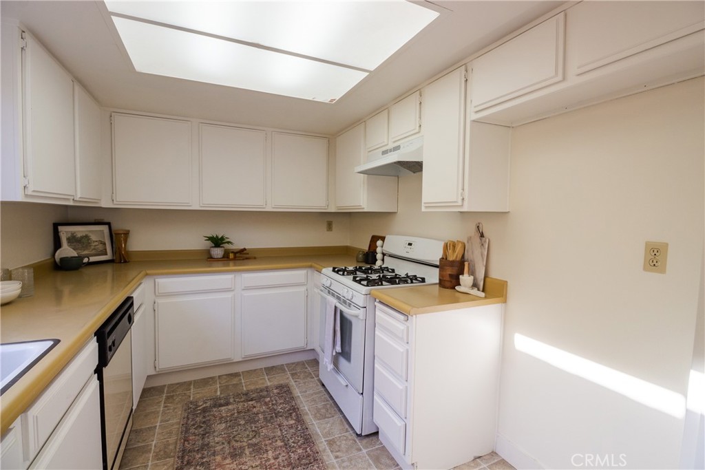 2250 King Court 57 Property Photo 10