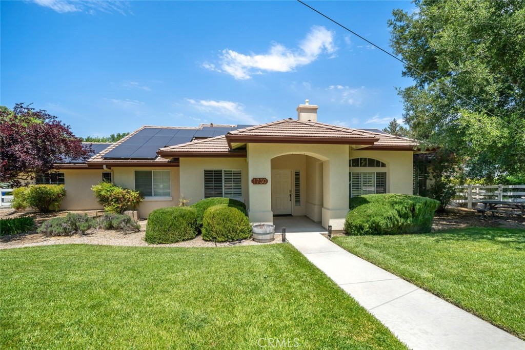 1730 Sandalwood Lane Property Photo 1