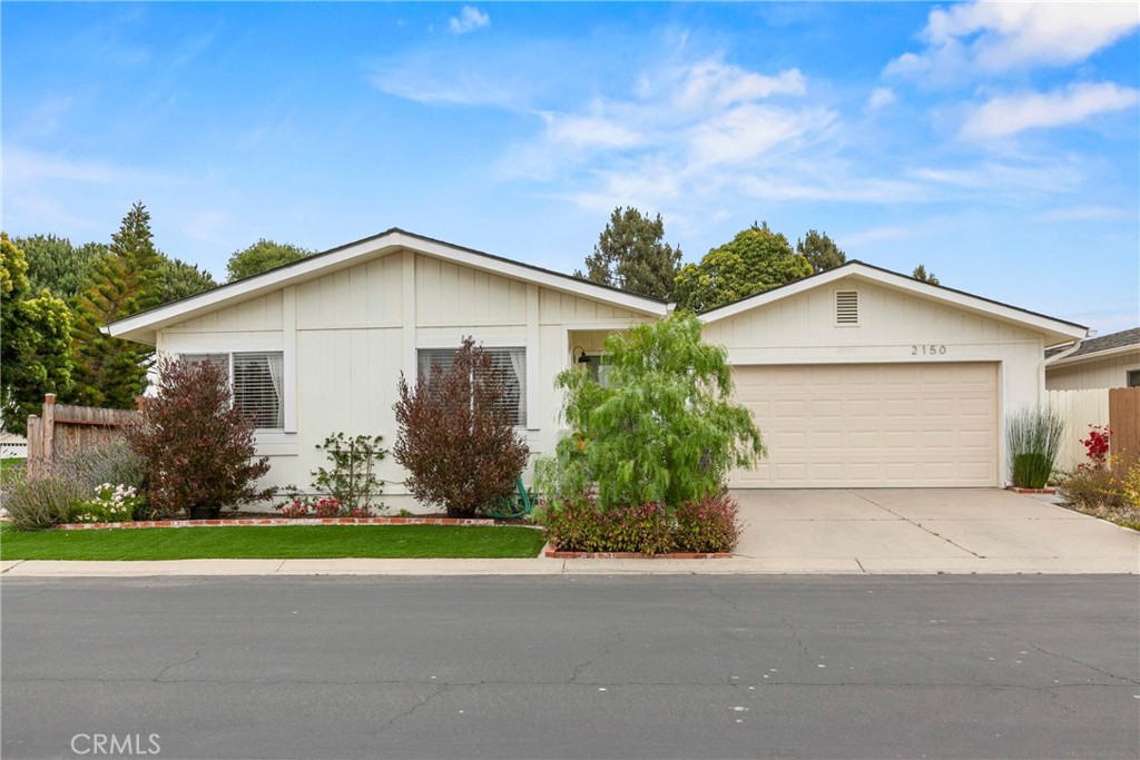 2150 Via Visalia Property Photo 1