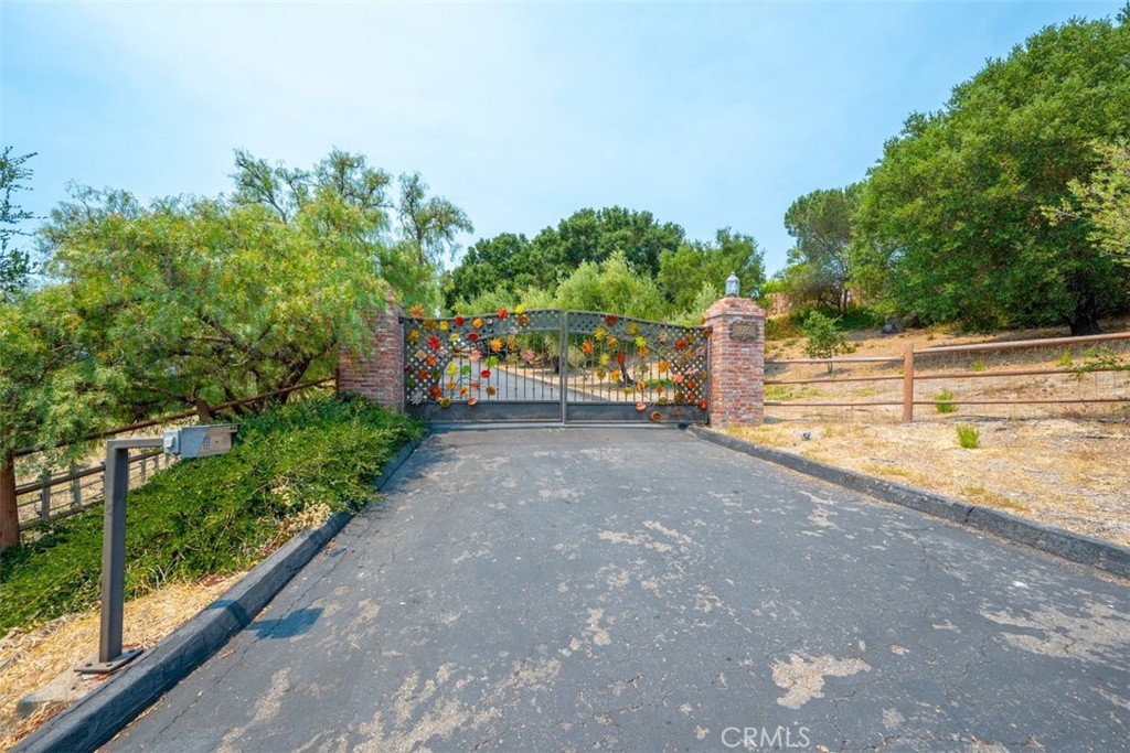 1685 Corbett Highlands Place Property Photo 1