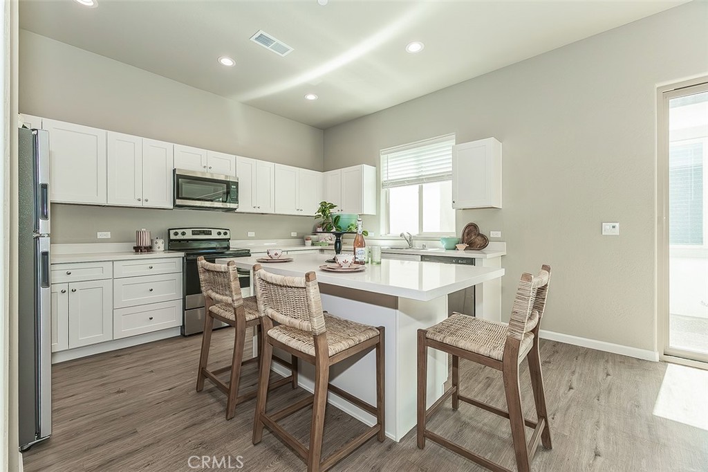 6008 E Sussex Way Property Photo 12