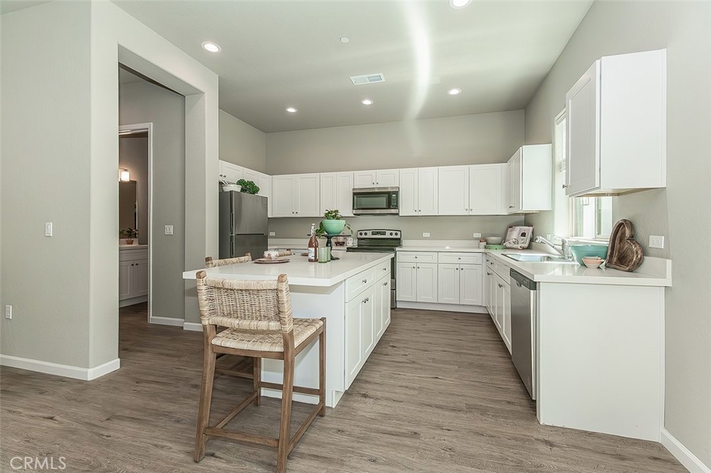 6008 E Sussex Way Property Photo 13