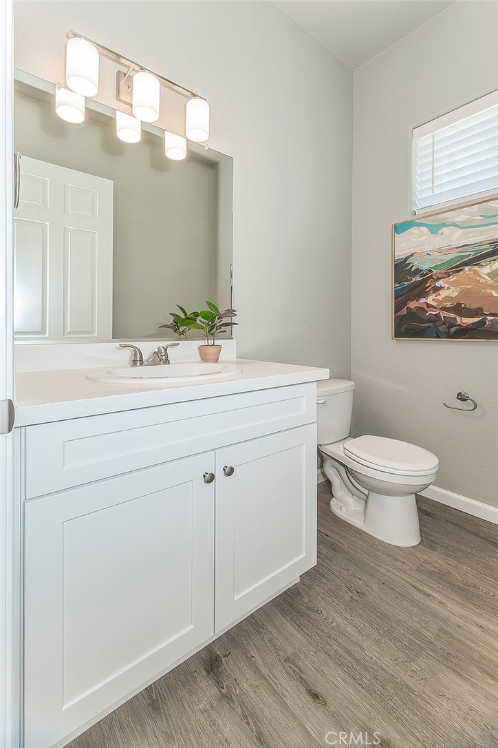 6008 E Sussex Way Property Photo 17