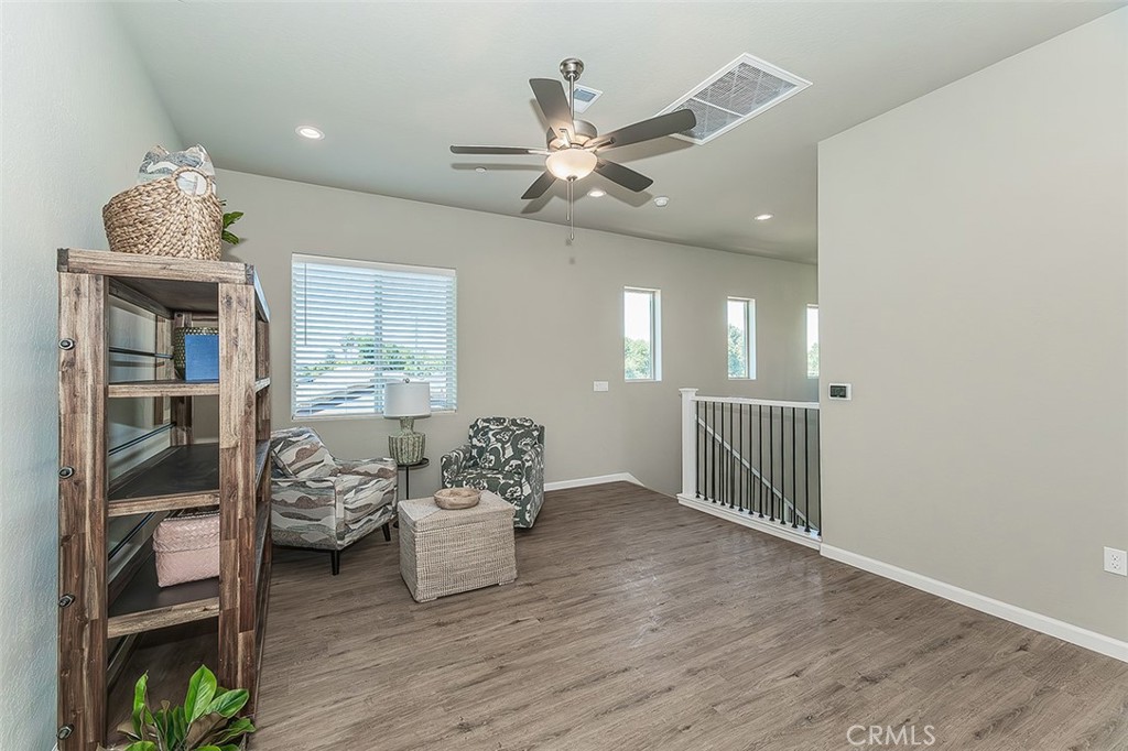 6008 E Sussex Way Property Photo 19