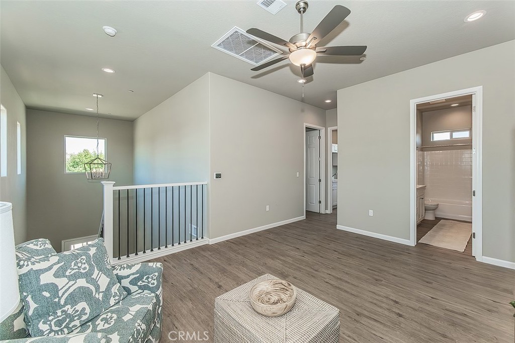 6008 E Sussex Way Property Photo 21