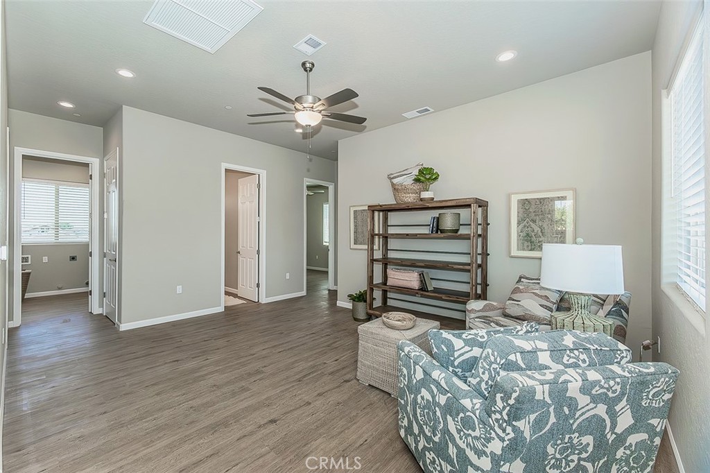 6008 E Sussex Way Property Photo 22