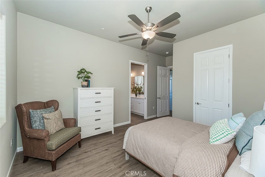 6008 E Sussex Way Property Photo 23