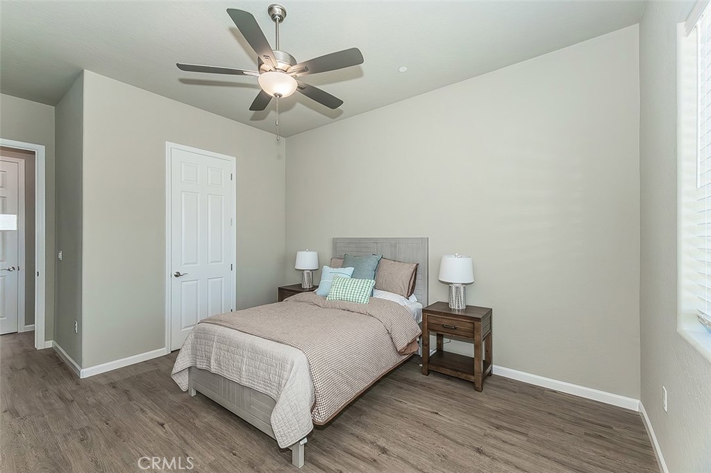 6008 E Sussex Way Property Photo 24