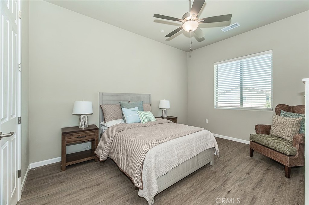 6008 E Sussex Way Property Photo 25