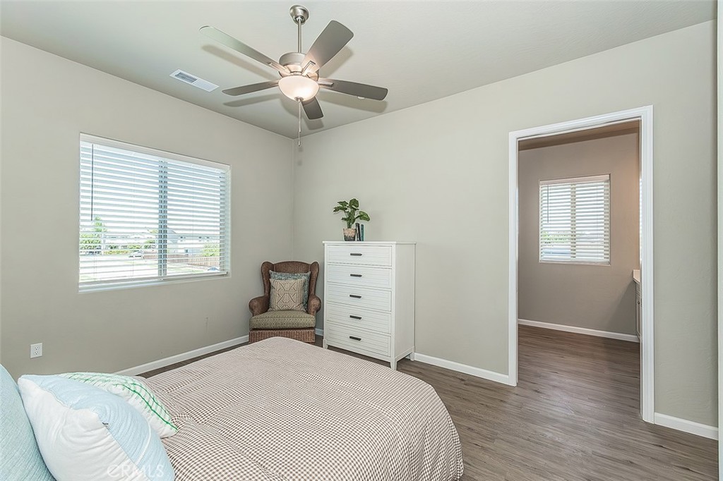 6008 E Sussex Way Property Photo 26