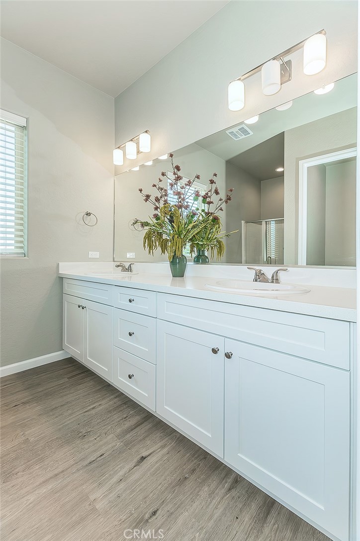 6008 E Sussex Way Property Photo 27