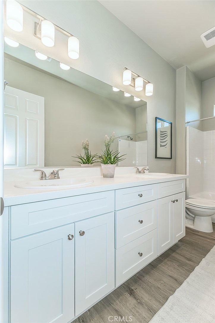 6008 E Sussex Way Property Photo 31