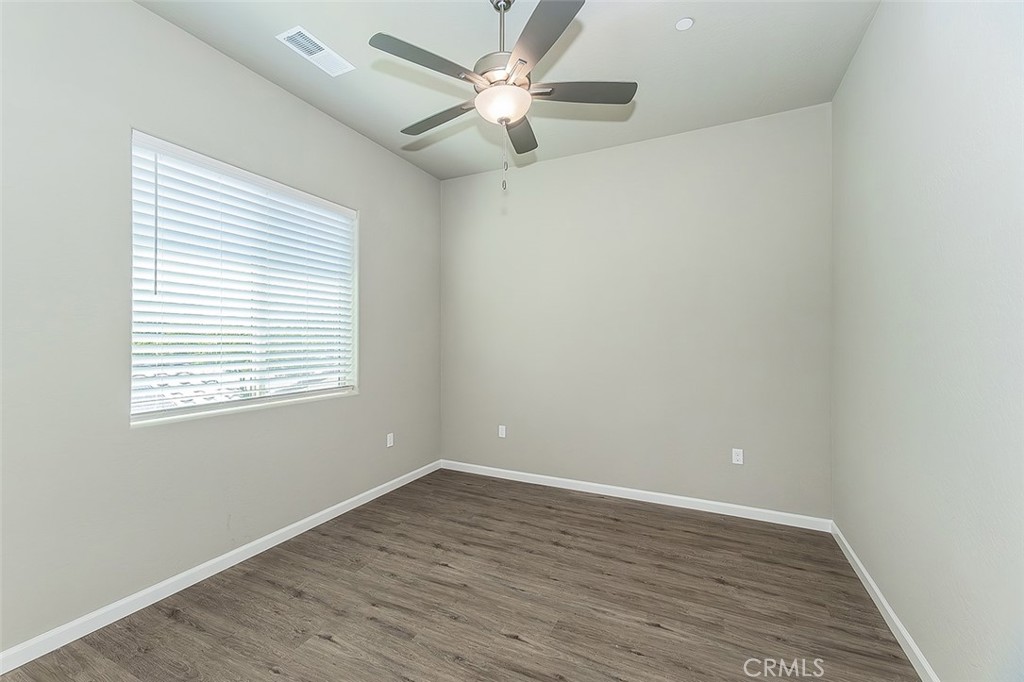 6008 E Sussex Way Property Photo 33