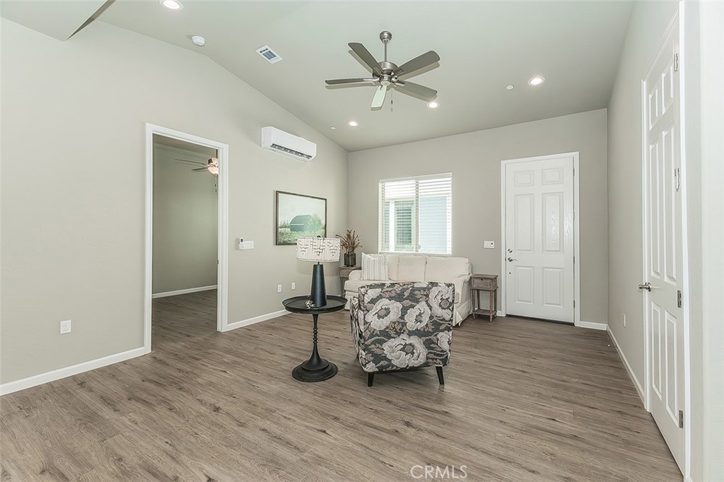 6008 E Sussex Way Property Photo 42