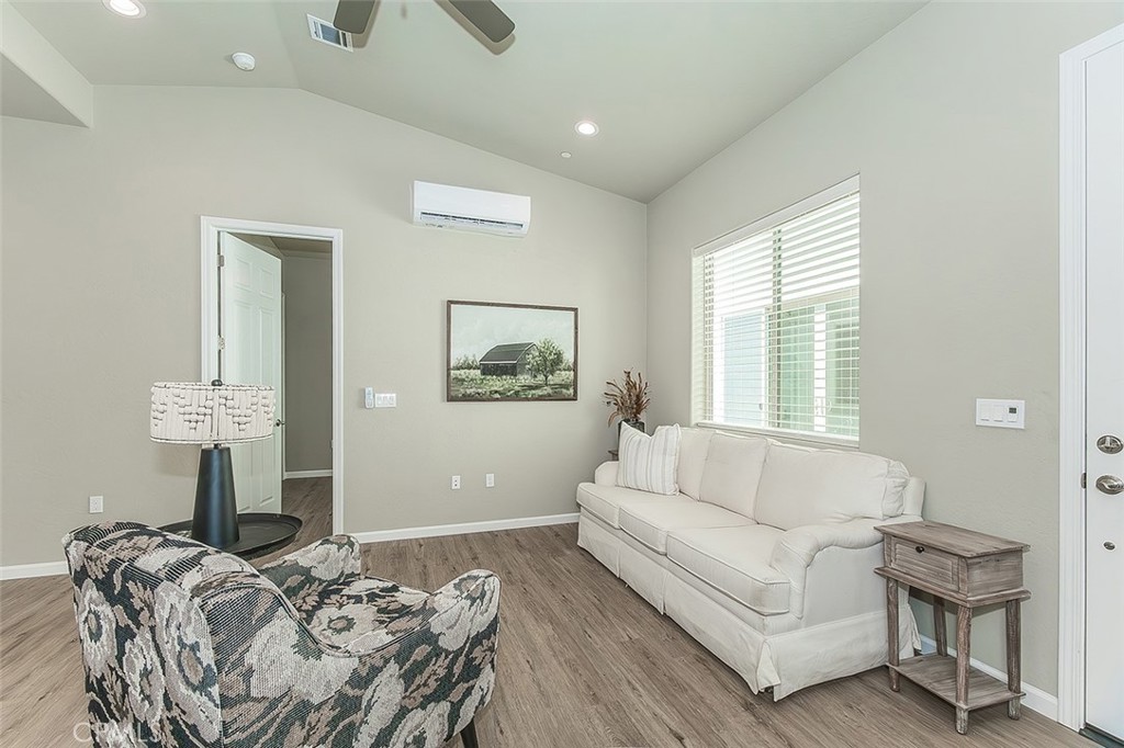 6008 E Sussex Way Property Photo 45