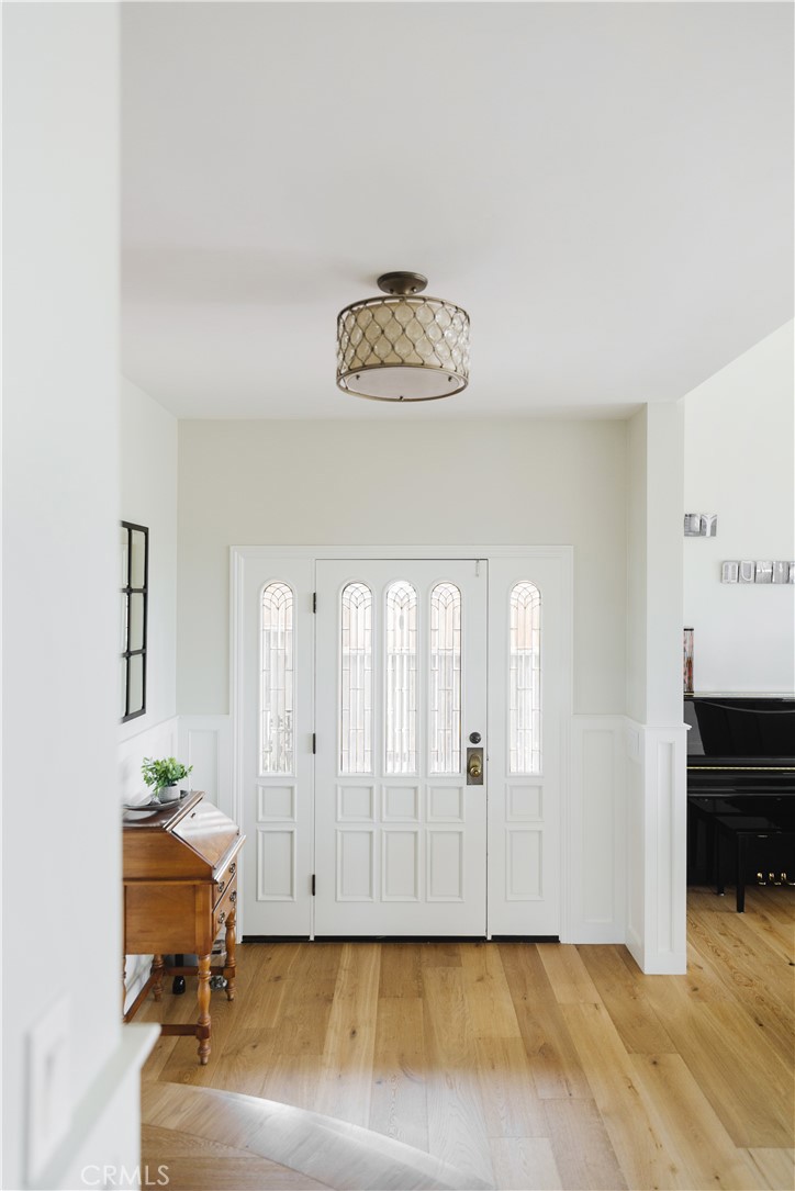 444 Kings Avenue Property Photo 3