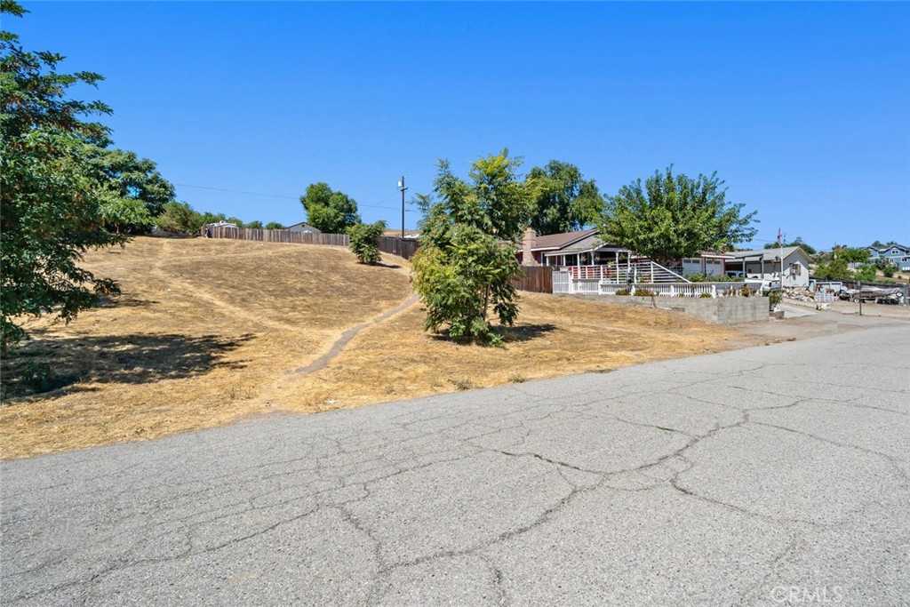 965 L Street Property Photo 2