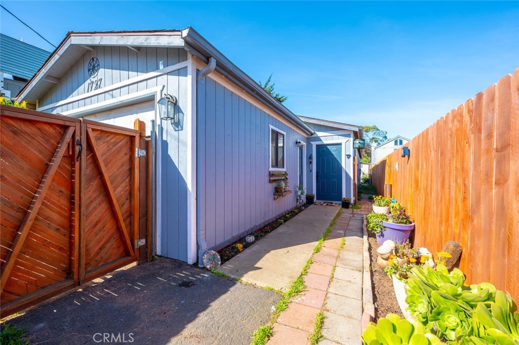 1727 11th Street Property Photo 1