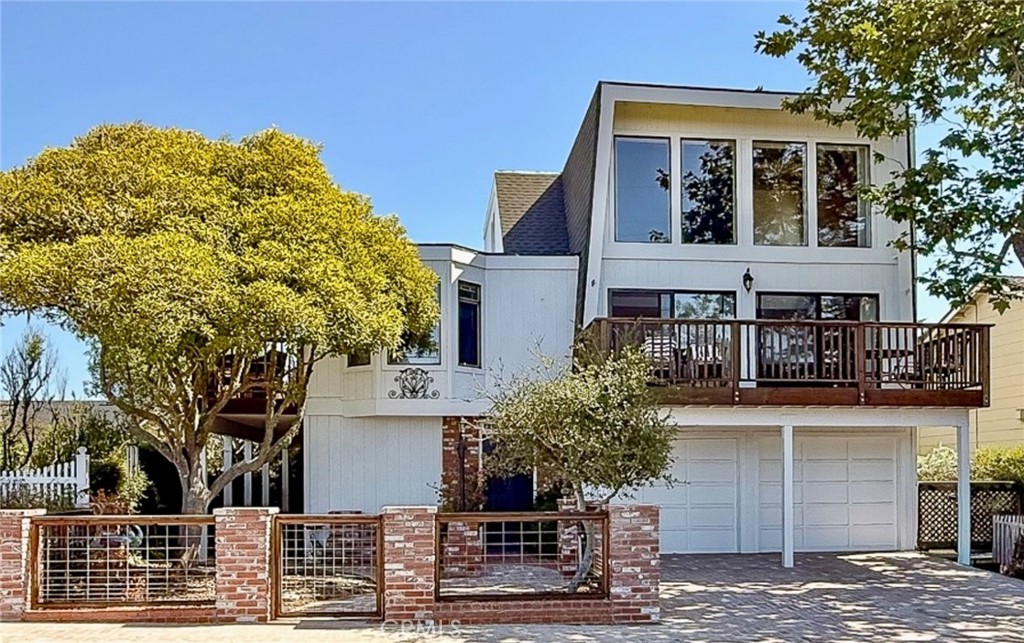 1570 Richard Property Photo 1