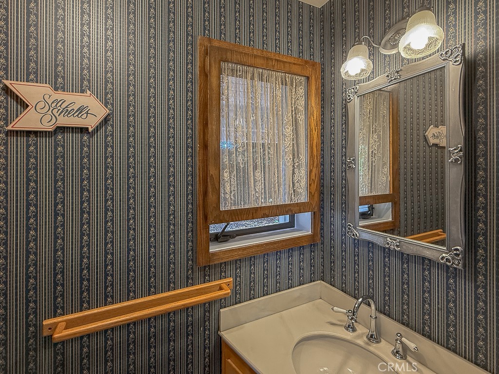 1570 Richard Property Photo 10