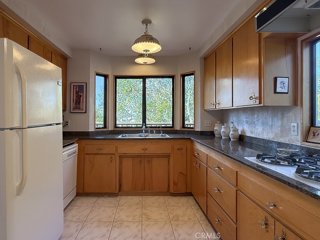 1570 Richard Property Photo 12