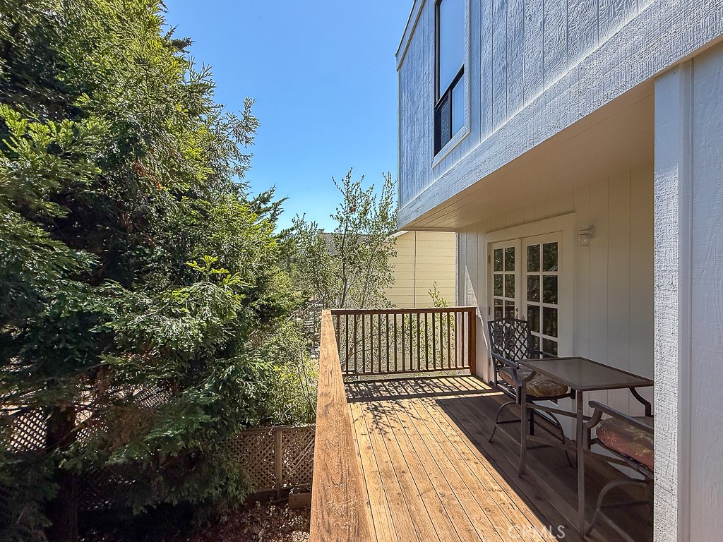 1570 Richard Property Photo 25