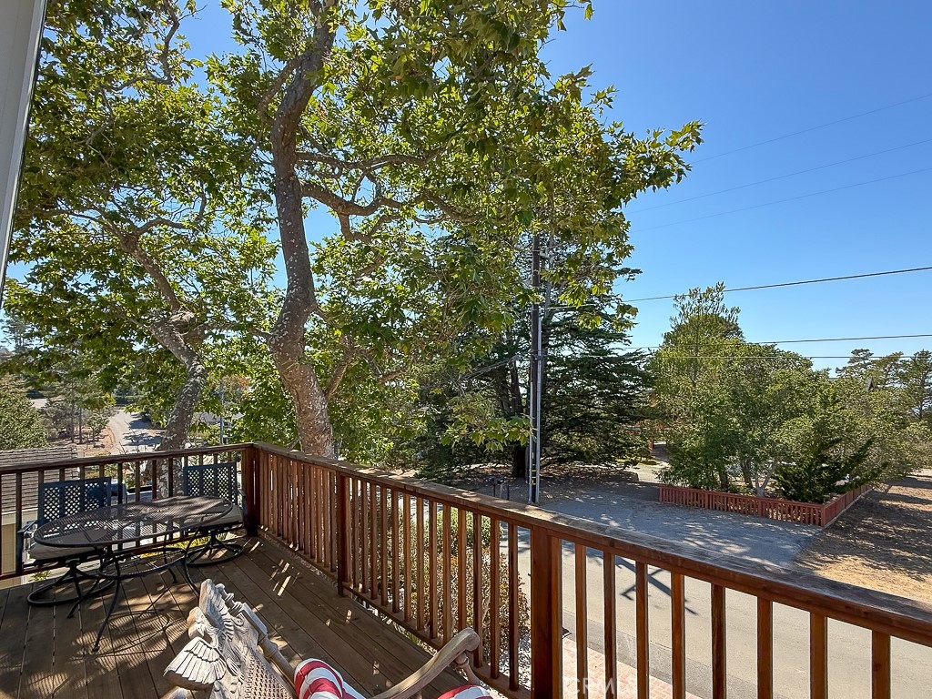 1570 Richard Property Photo 32