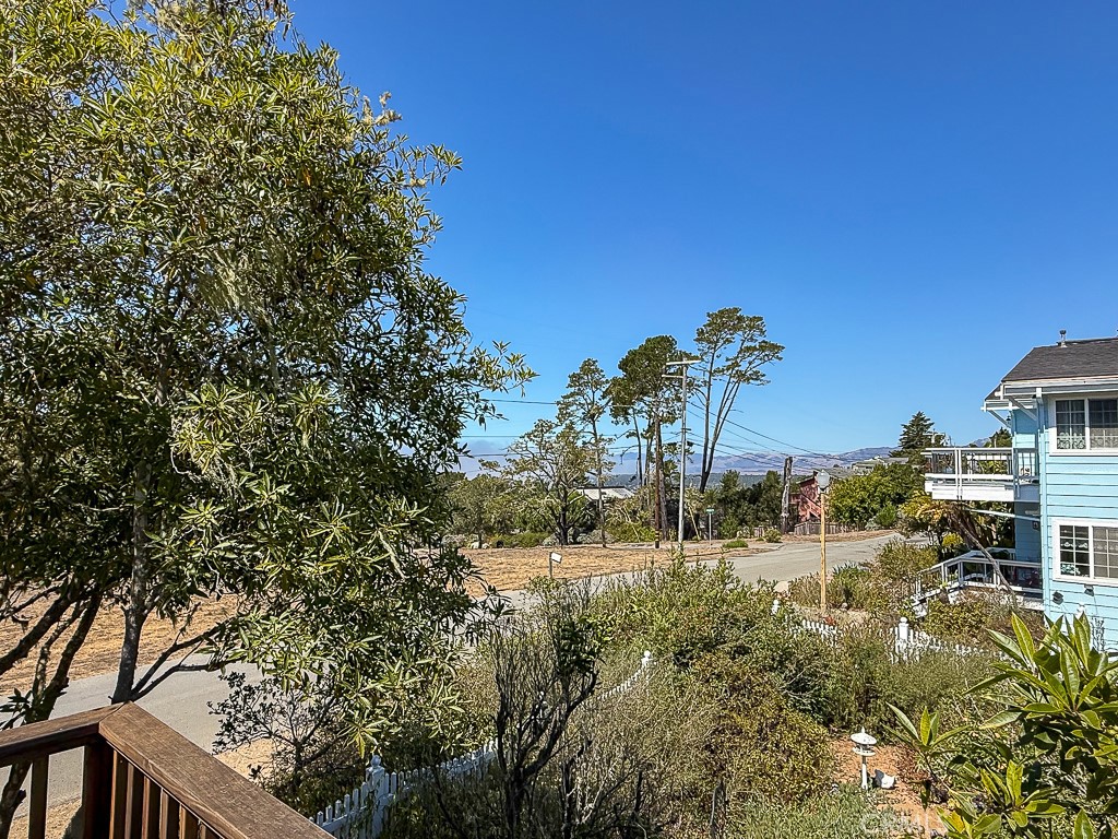 1570 Richard Property Photo 33