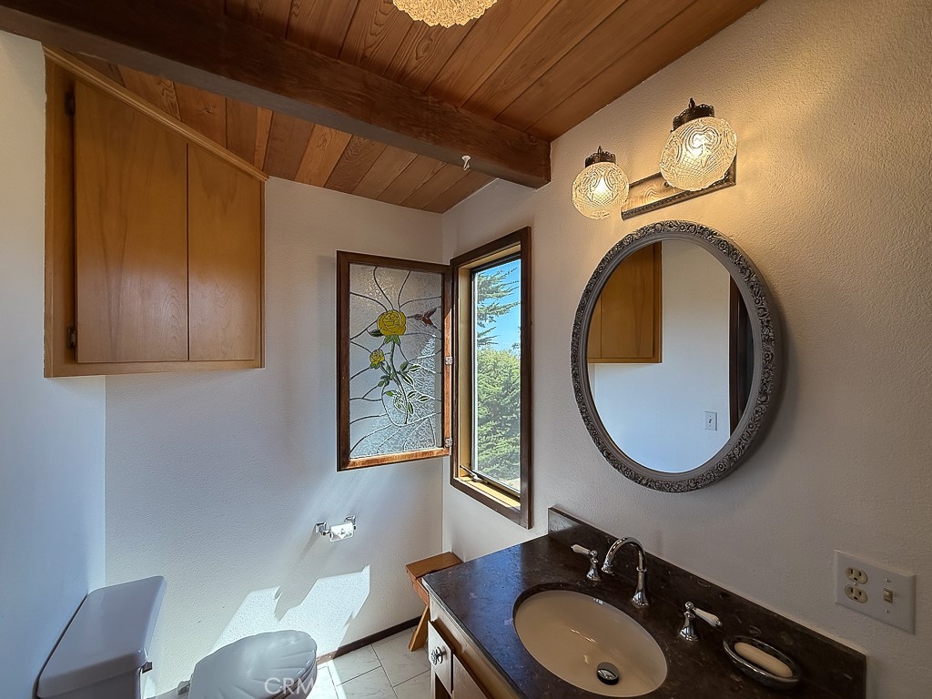 1570 Richard Property Photo 60