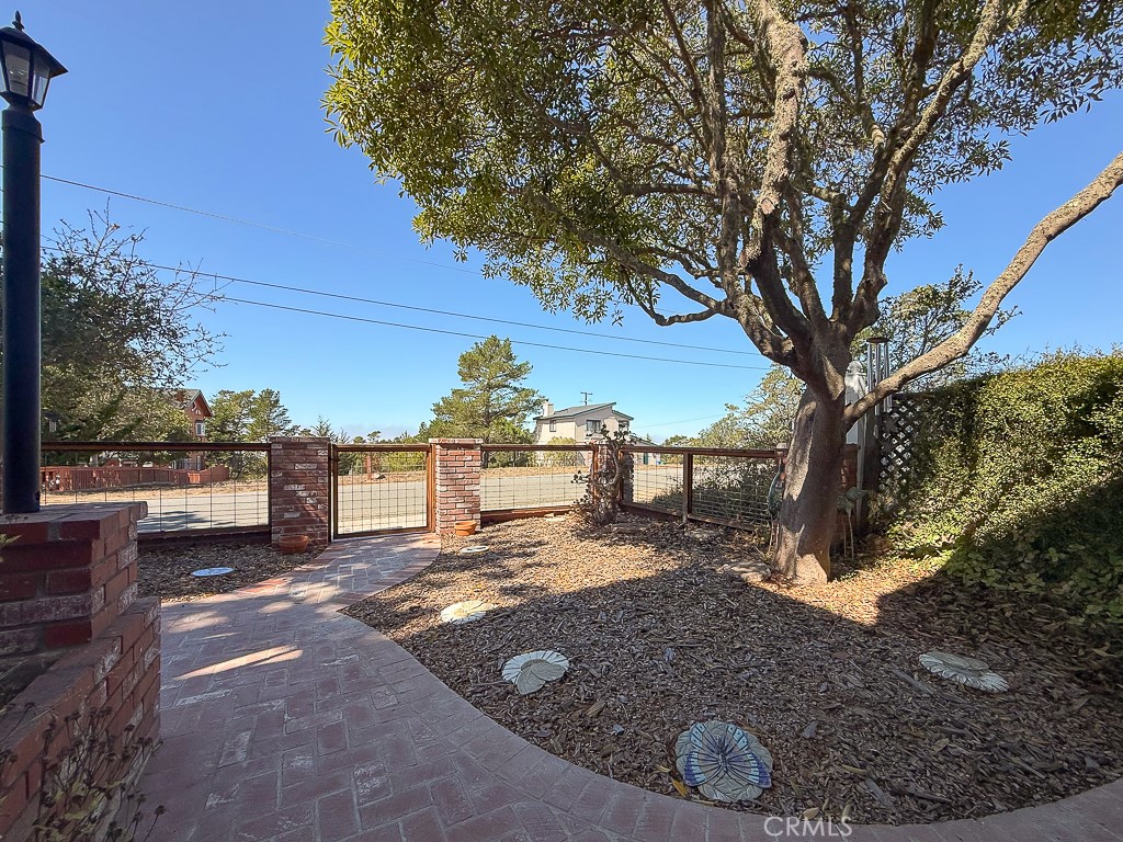 1570 Richard Property Photo 65