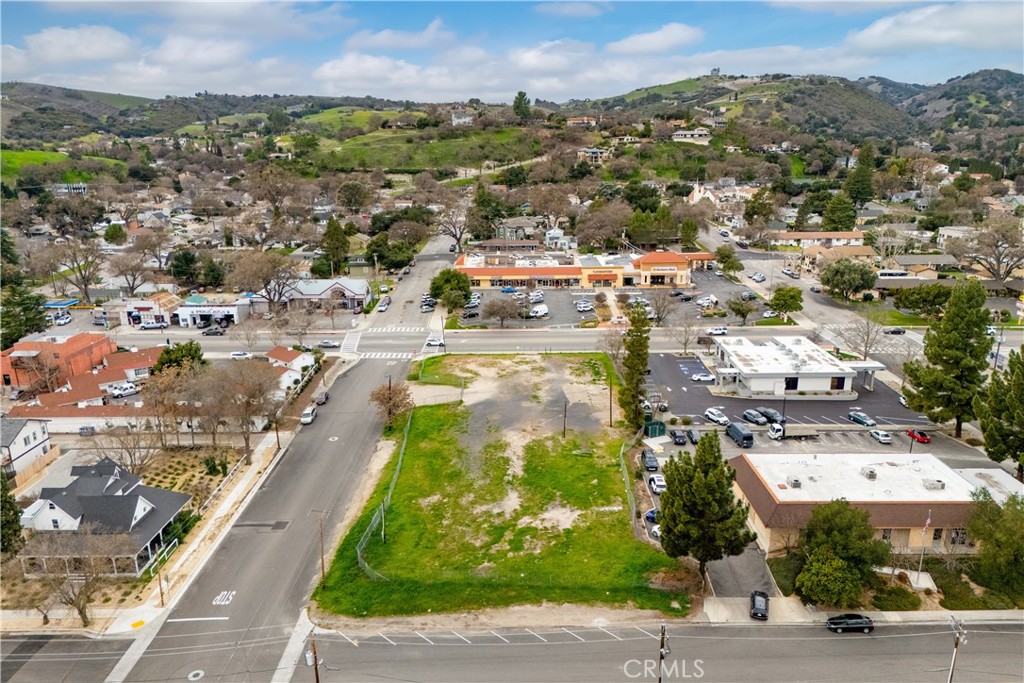 828 Spring Property Photo 5