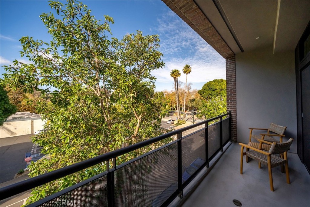581 Higuera Street 202 Property Photo 6