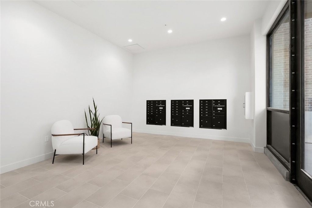 581 Higuera Street 202 Property Photo 17