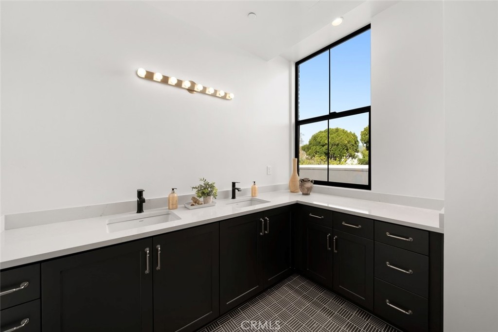 581 Higuera Street 202 Property Photo 30