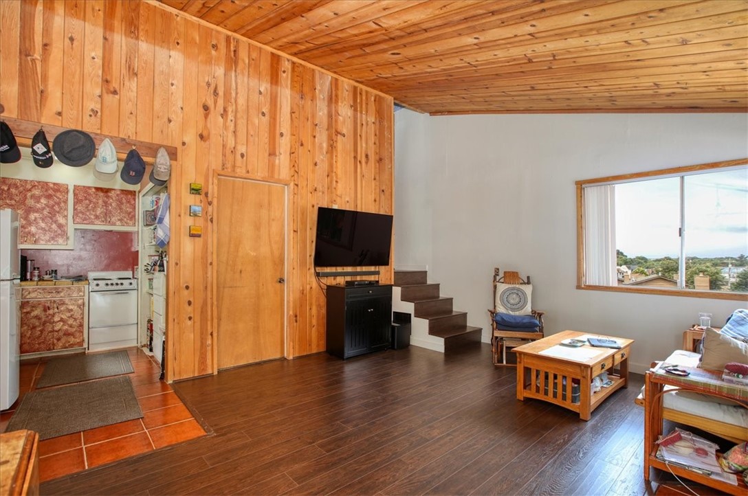910 Sheffield Street Property Photo 7