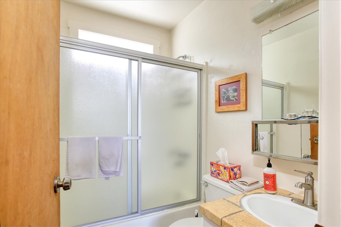 910 Sheffield Street Property Photo 15