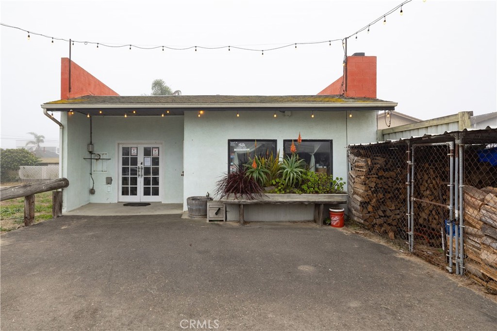 368 Pier Avenue Property Photo 3