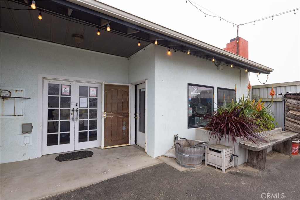 368 Pier Avenue Property Photo 4