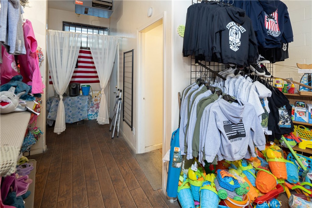368 Pier Avenue Property Photo 8