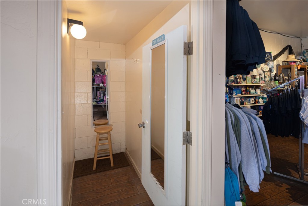 368 Pier Avenue Property Photo 9