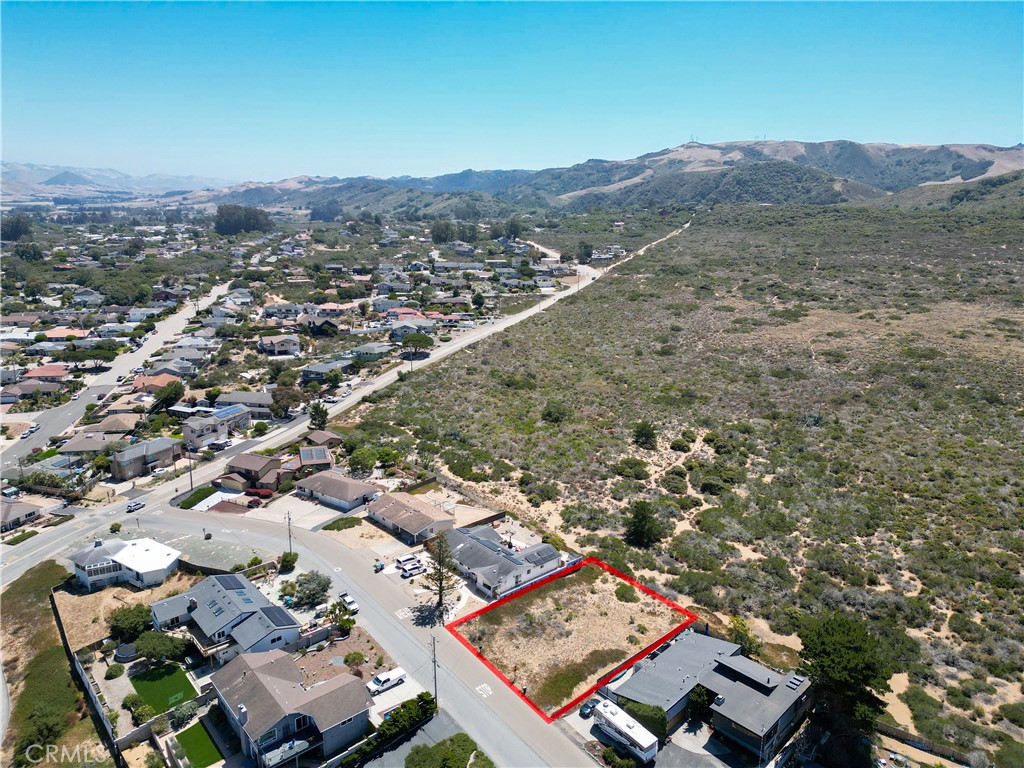 915 Highland Drive Property Photo 4
