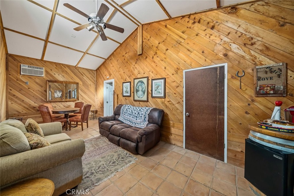 535 Calf Canyon Highway Property Photo 21