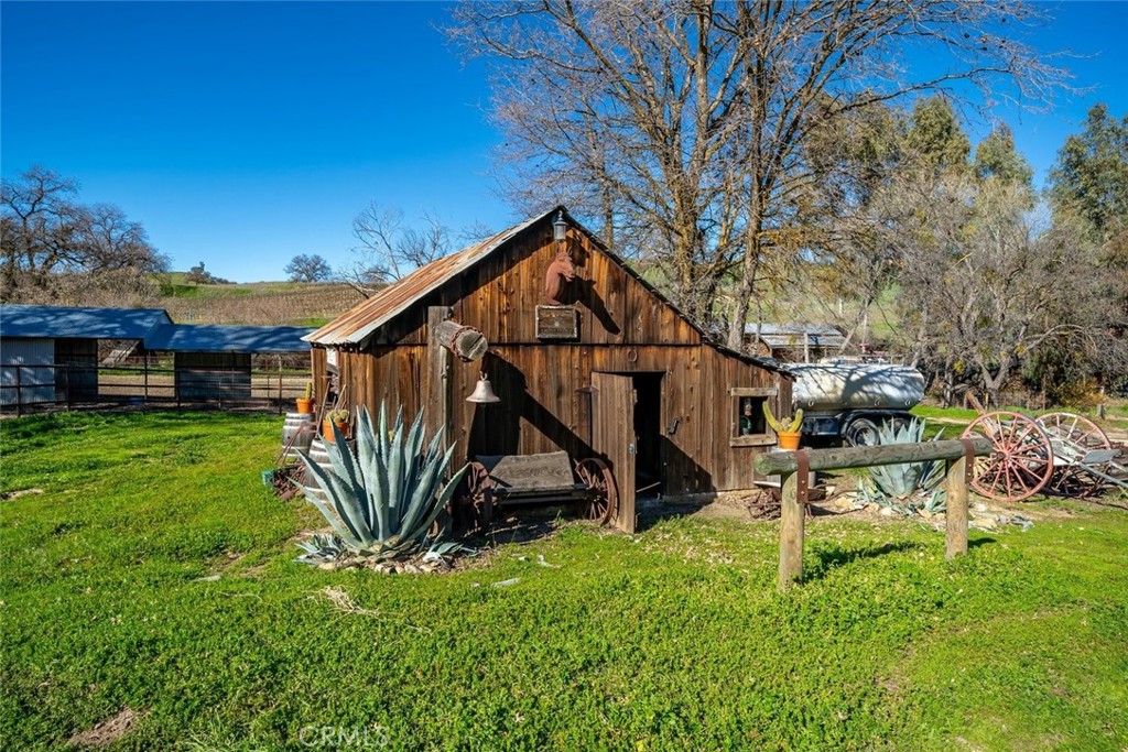 535 Calf Canyon Highway Property Photo 62